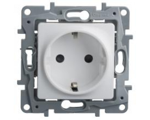 Розетка с заземлением белая Legrand Etika 672221